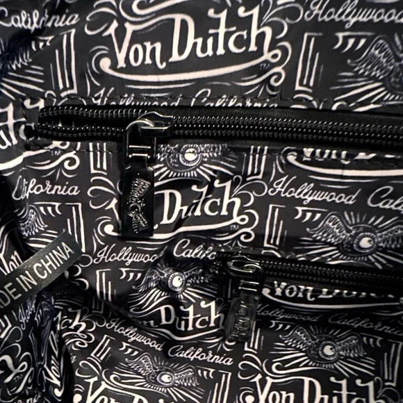 NWOT VON DUTCH Holographic Weekender Bag Onyx Black - Picture 9 of 10